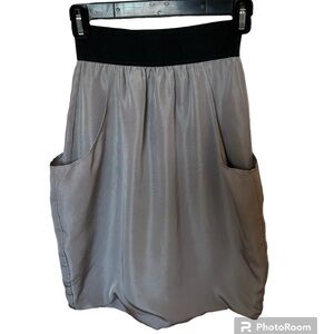 Aritzia grey 100% silk skirt -size 0